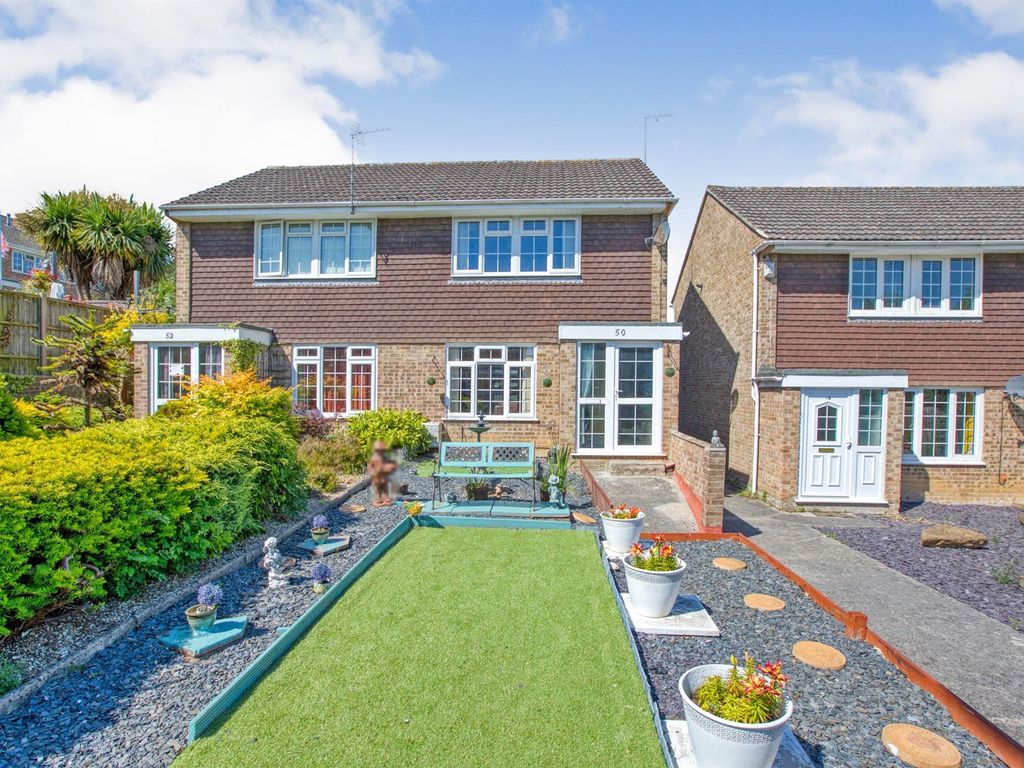 3 bed end terrace house for sale in Lime Tree Avenue, Yeovil BA20 Zoopla