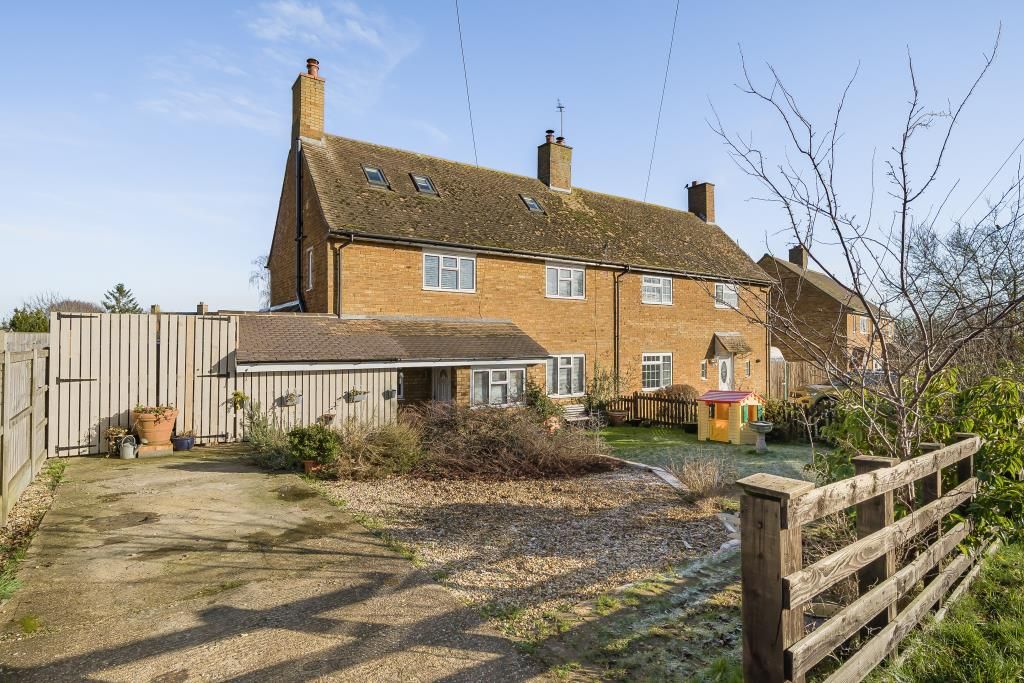 3 bed semidetached house for sale in Chearsley, Buckinghamshire HP18