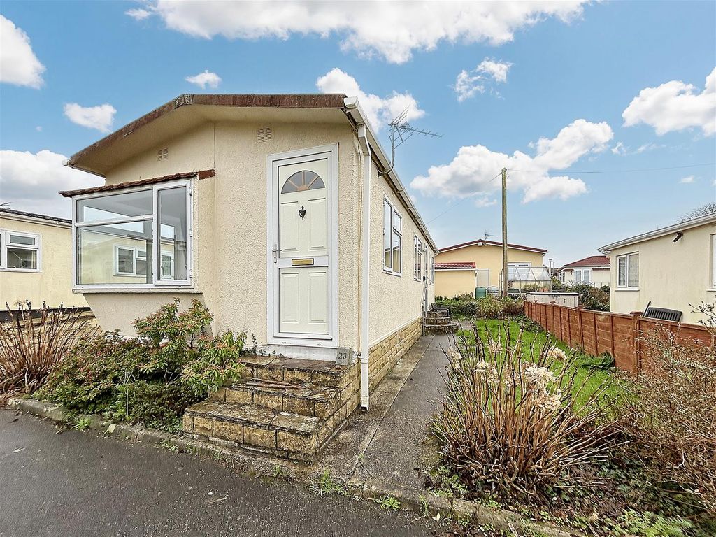 1 bed mobile/park home for sale in Gwealmayowe Park, Helston TR13, £