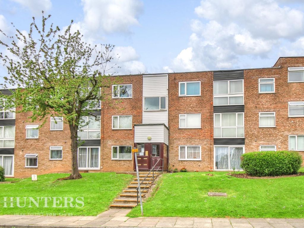 2 bed flat for sale in Baguley Crescent, Middleton, Manchester M24 Zoopla