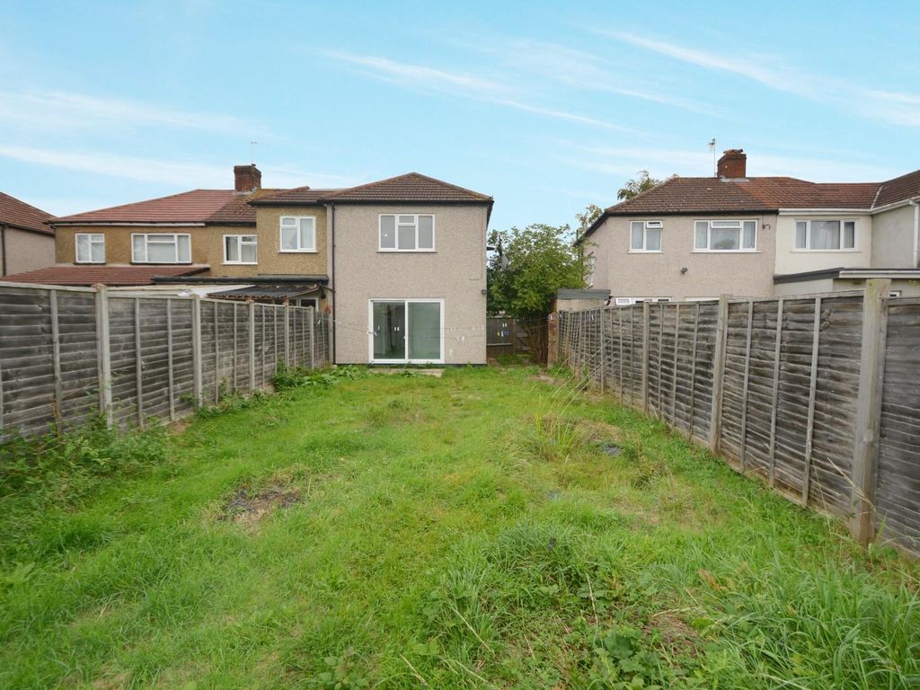 3 bed end terrace house for sale in Warwick Avenue, Harrow HA2, £