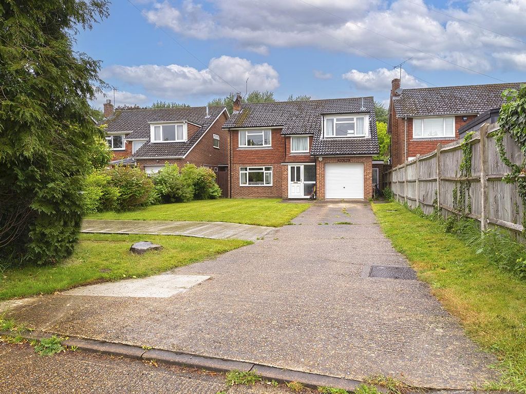 4 bed detached house for sale in East Street, Addington, West Malling