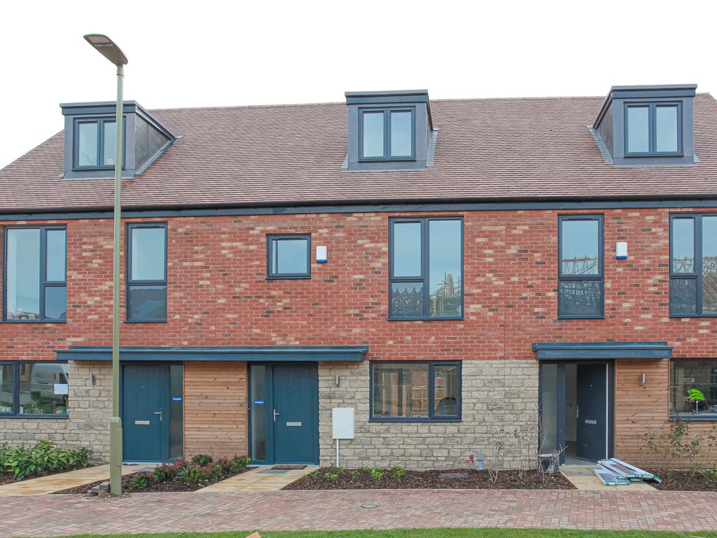 3 bed terraced house to rent in Beckett Drive, Radley, Abingdon OX14