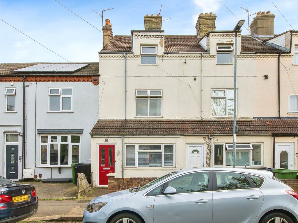 5 bed end terrace house for sale in Cromwell Road, Peterborough