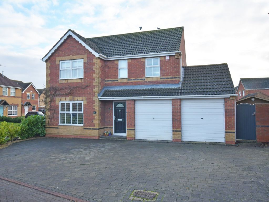 4 bed detached house for sale in Walsh Gardens, Scartho Top, Grimsby DN33, £285,000 Zoopla