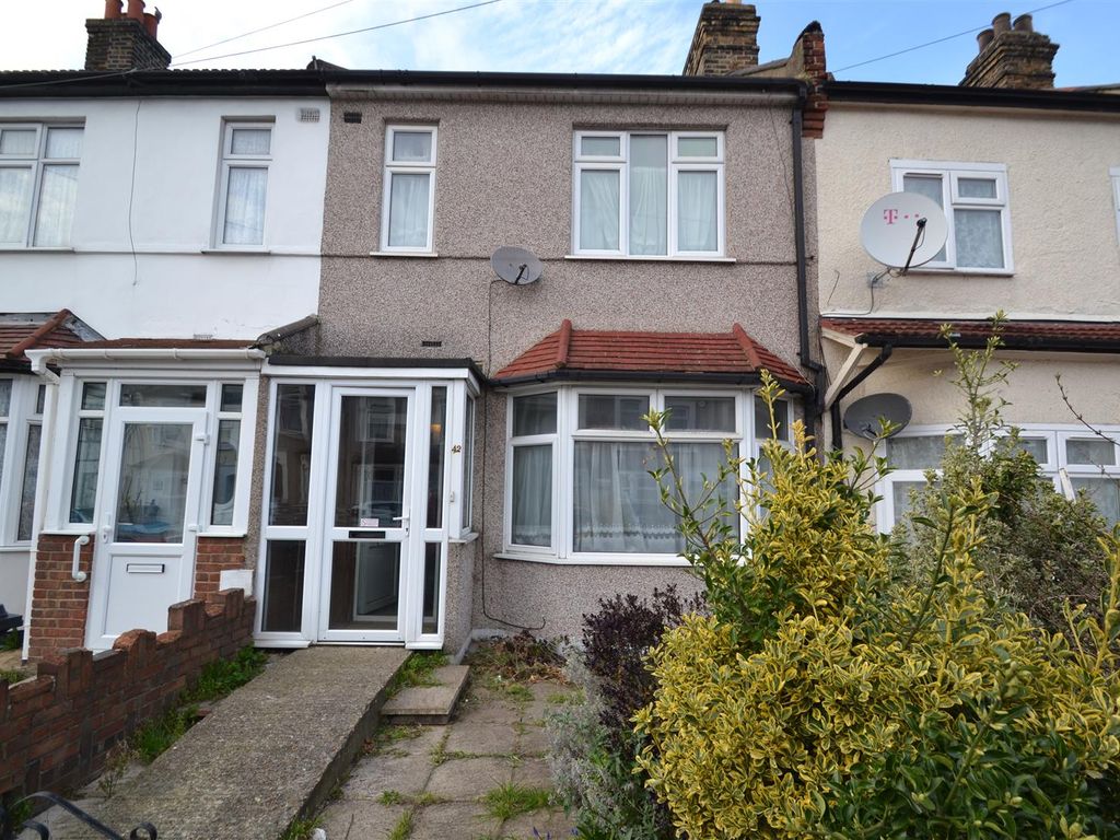 3 bed terraced house for sale in Hunter Road, Ilford IG1 Zoopla