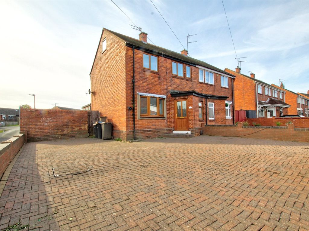2 bed semidetached house for sale in Hardisty Crescent,