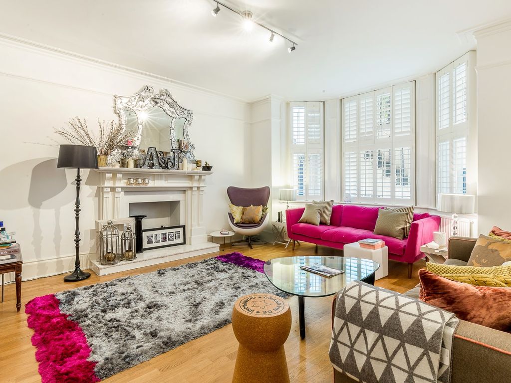 Courtfield Gardens, Earl's Court SW5  