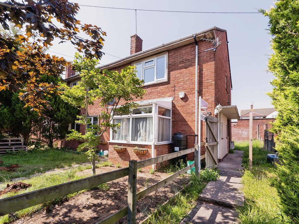 2 bed flat for sale in California Road, Oldland Common, Bristol BS30