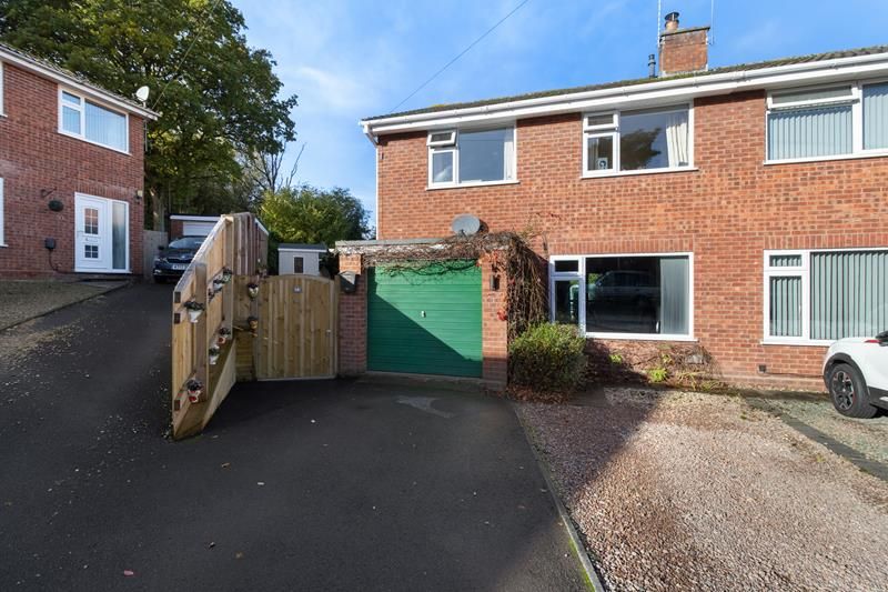 3 bed semidetached house for sale in 14 Larchfield Close, Malvern
