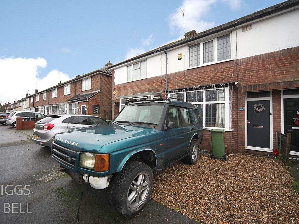 Peartree Road, Luton, Bedfordshire LU2  