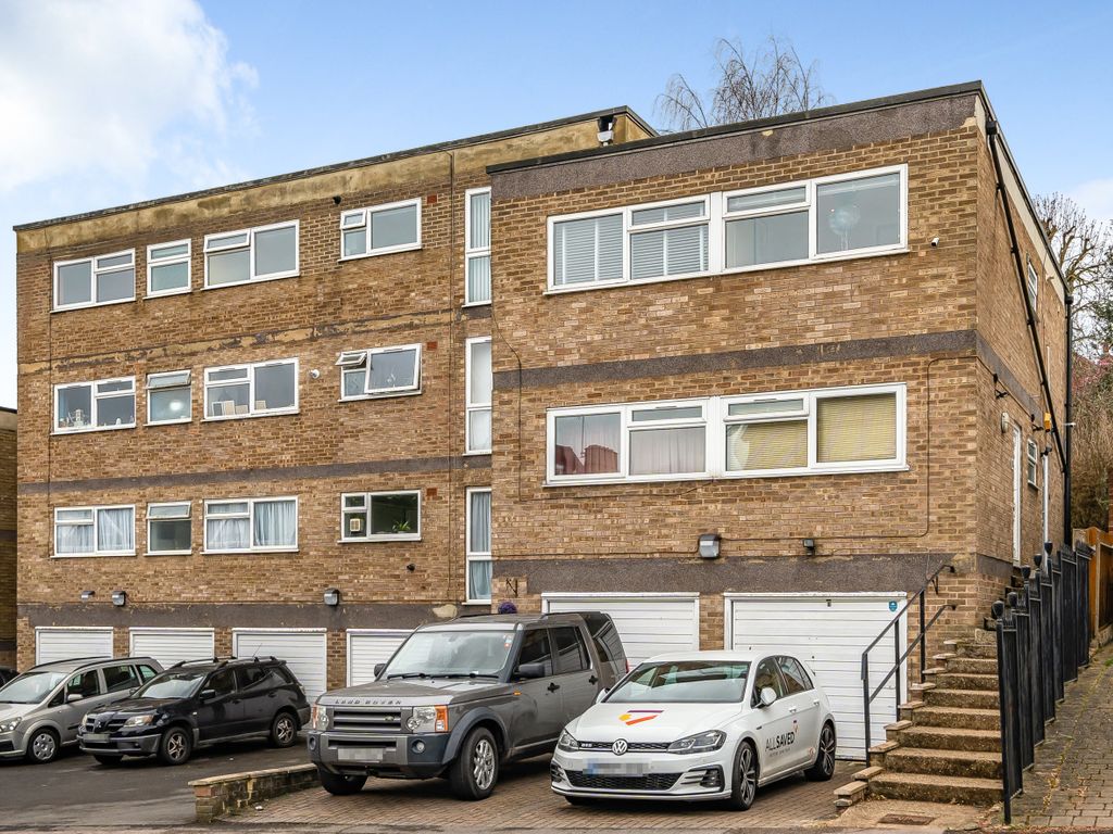 2 bed for sale in Hadley Road, New EN5 Zoopla