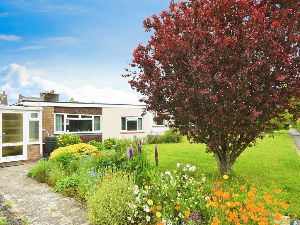 2 bed terraced bungalow for sale in Cricklade Road, Highworth, Swindon