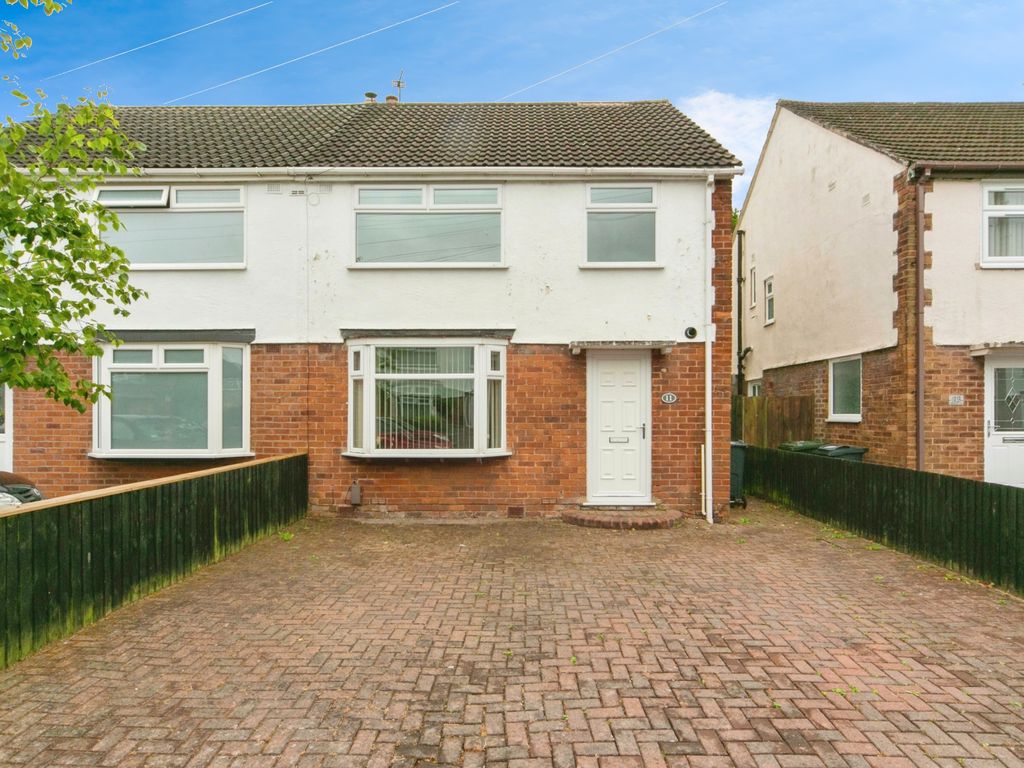 3 bed semidetached house for sale in Maxwell Close, Whitby, Ellesmere