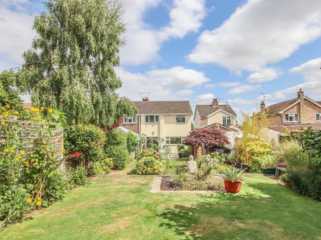 3 bed semidetached house for sale in Ware Road, Hailey, Hertford SG13
