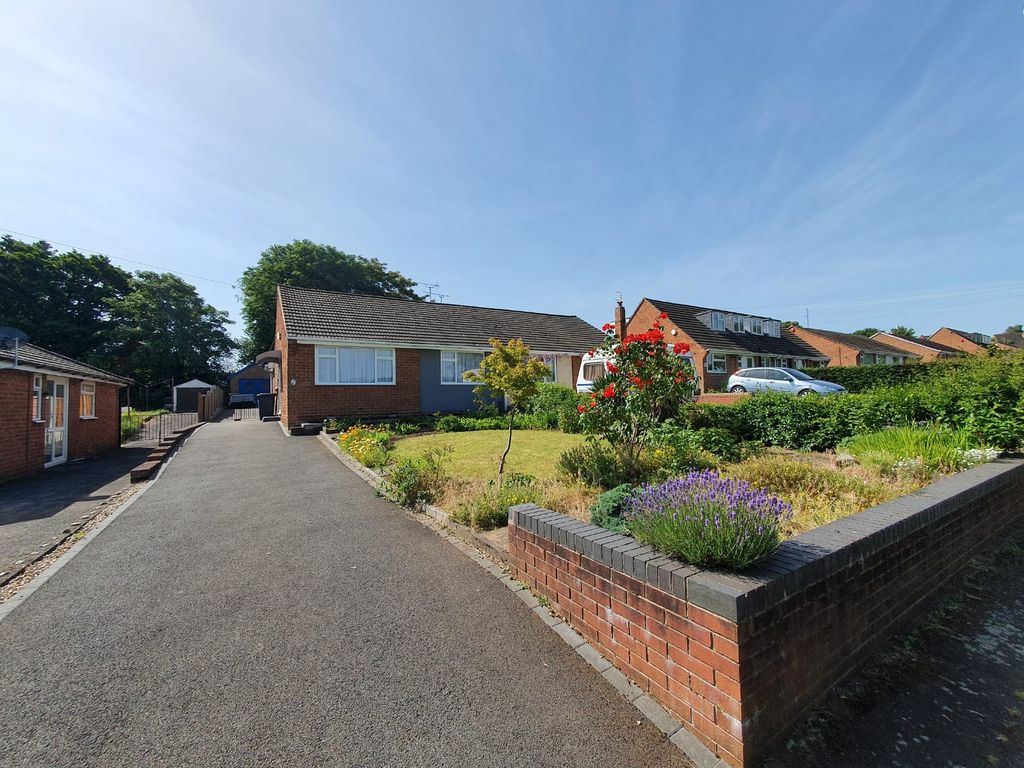 2-bed-semi-detached-bungalow-for-sale-in-hillside-drive-kidderminster