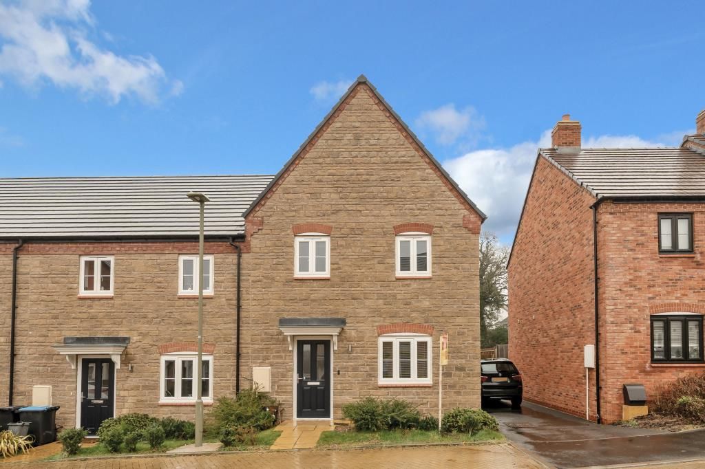 3 bed end terrace house for sale in North Leigh, Oxfordshire OX29, £177,750 Zoopla
