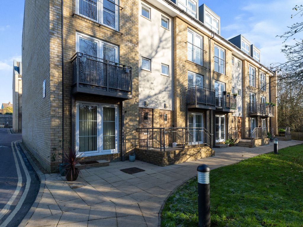 2 bed for sale in Grove Road, Hitchin SG4 Zoopla