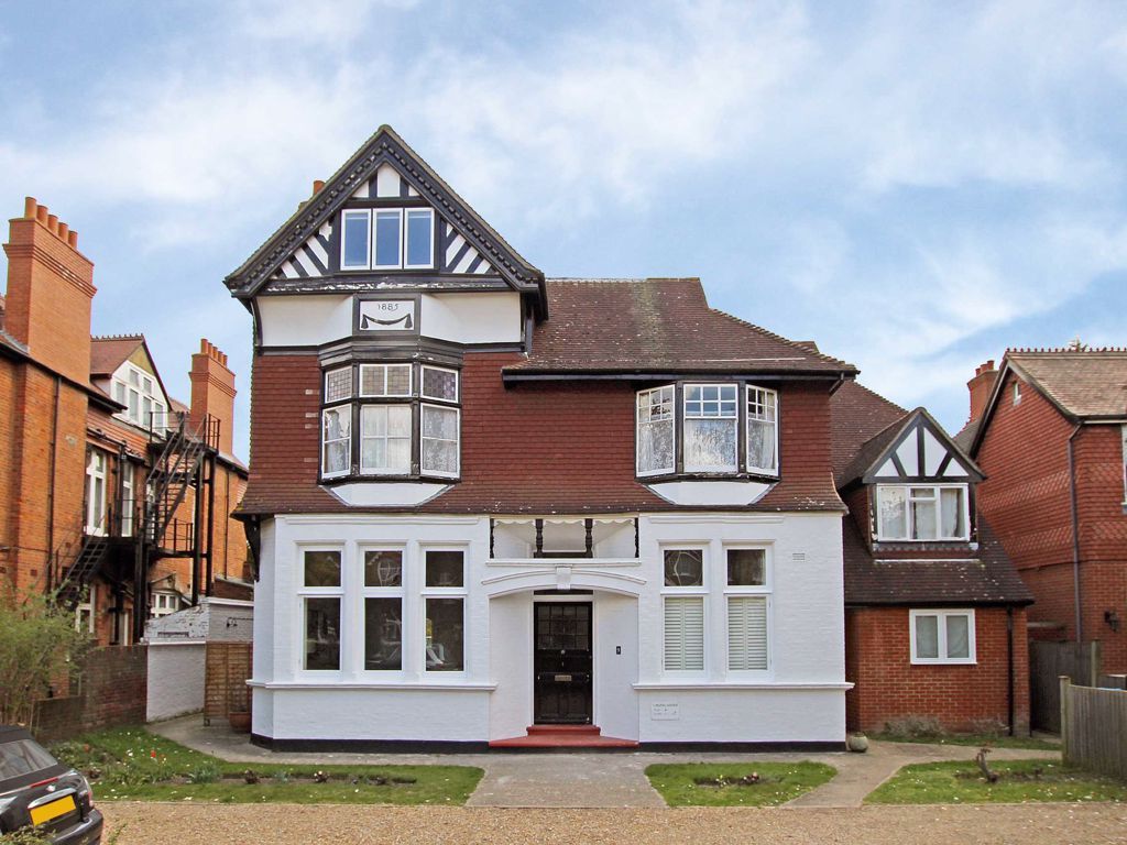 1 bed flat to rent in Walpole Gardens, Twickenham TW2 Zoopla