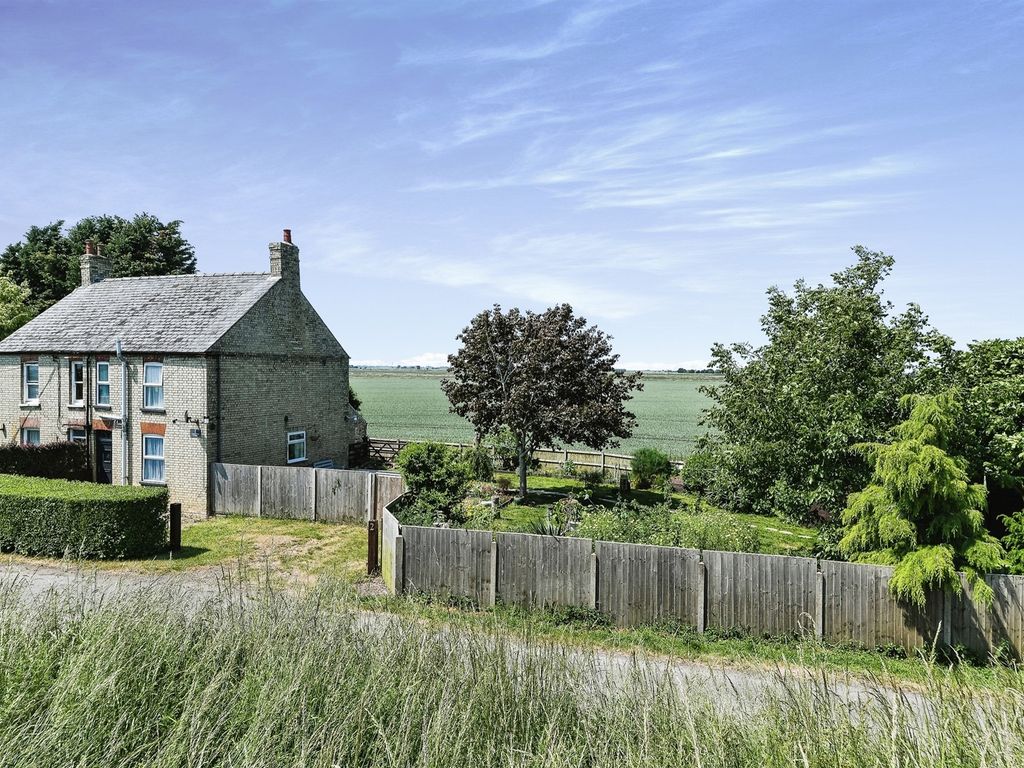 3 bed semidetached house for sale in River Bank, Ten Mile Bank