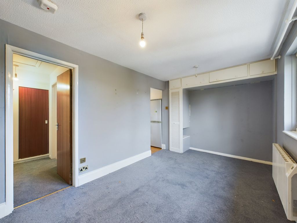 Studio to rent in Tom Price Close, Cheltenham GL52, £550 pcm Zoopla