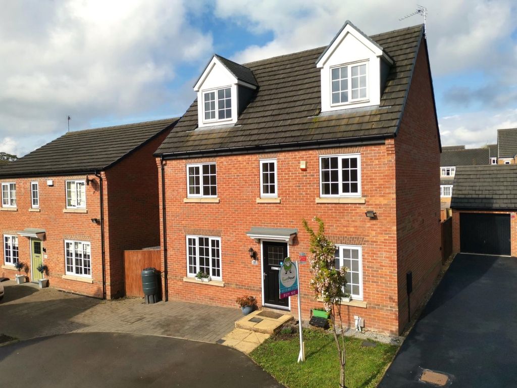 5 bed detached house for sale in Oak Drive, Whinmoor, Leeds LS14, £