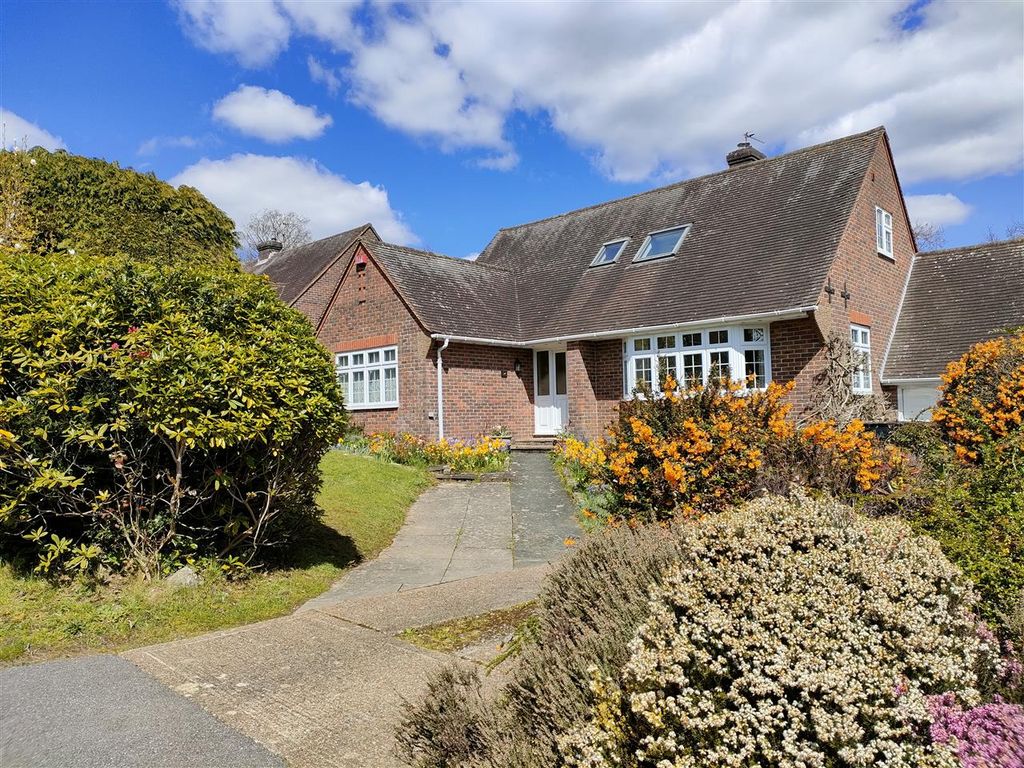 4 bed property for sale in Heatherwood, Midhurst GU29 Zoopla