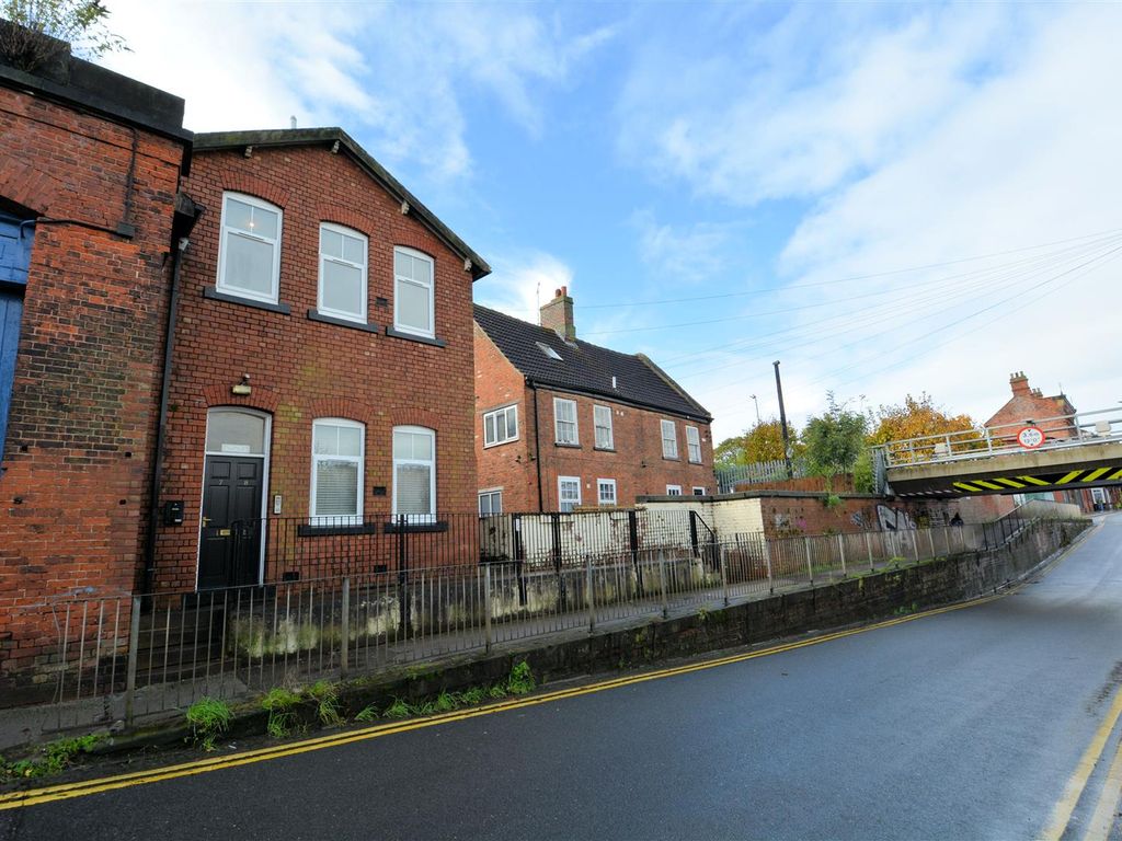 1 bed flat to rent in Station House, Ousegate, Selby YO8, £525 pcm Zoopla