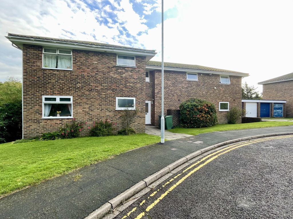 2 bed flat for sale in Rushlake Crescent, Eastbourne, East Sussex BN21