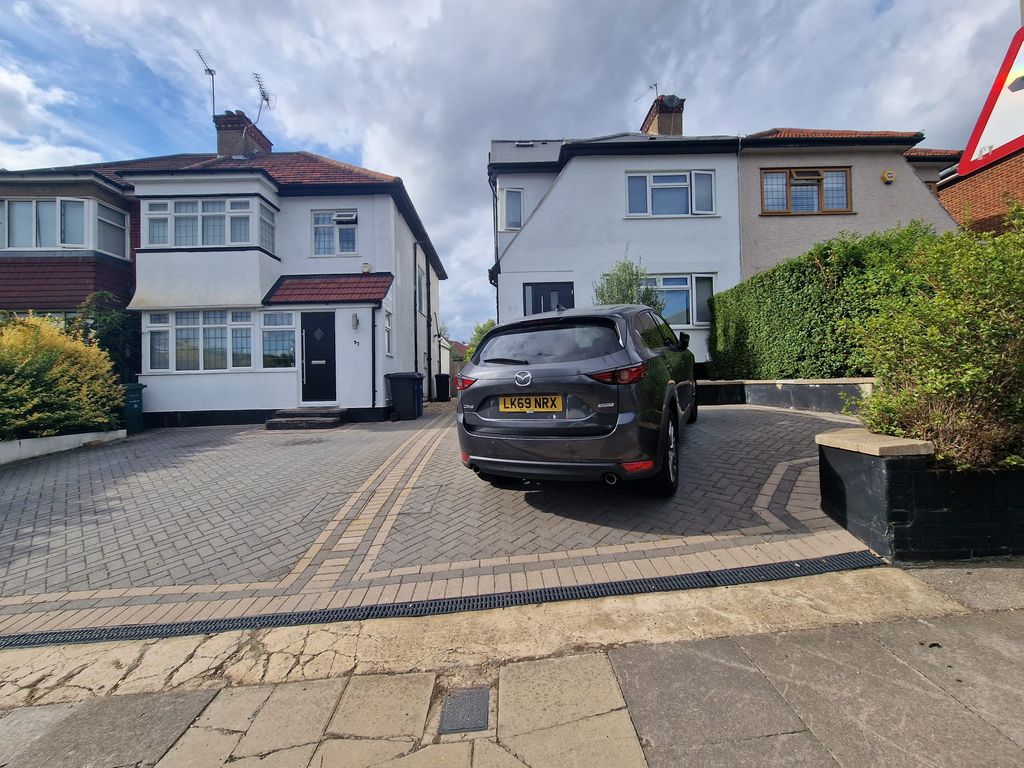 4 bed semidetached house for sale in Deans Lane, Edgware HA8 Zoopla