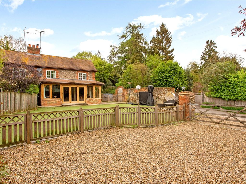 4 bed semidetached house for sale in Kings Lane, Cookham, Berkshire