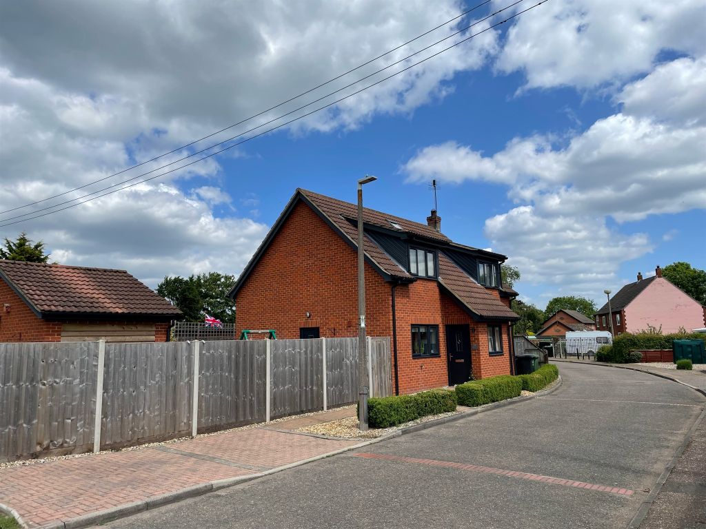 4 bed detached house for sale in Jubilee Close, Weeting, Brandon IP27