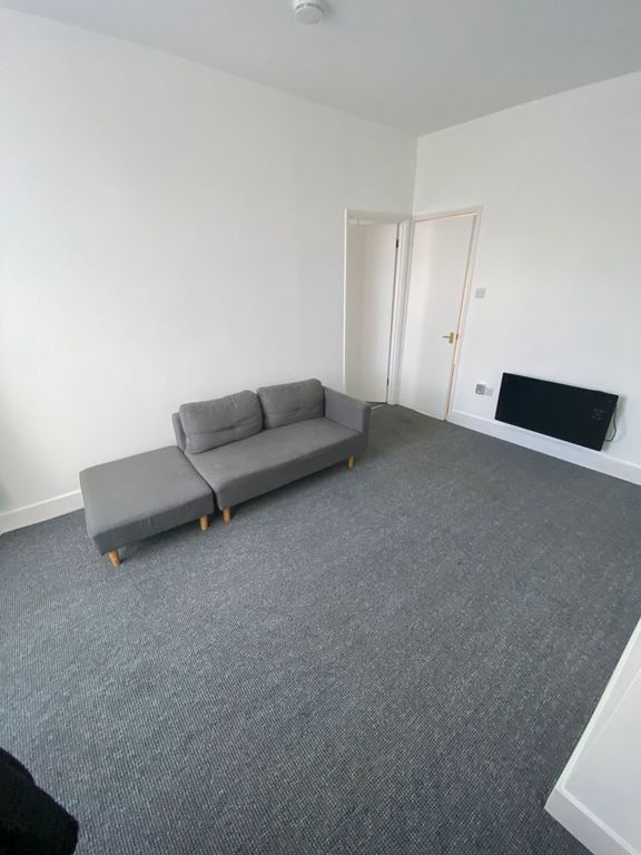 1 bed flat to rent in Kensington Gardens, Cranbrook, Ilford IG1 Zoopla