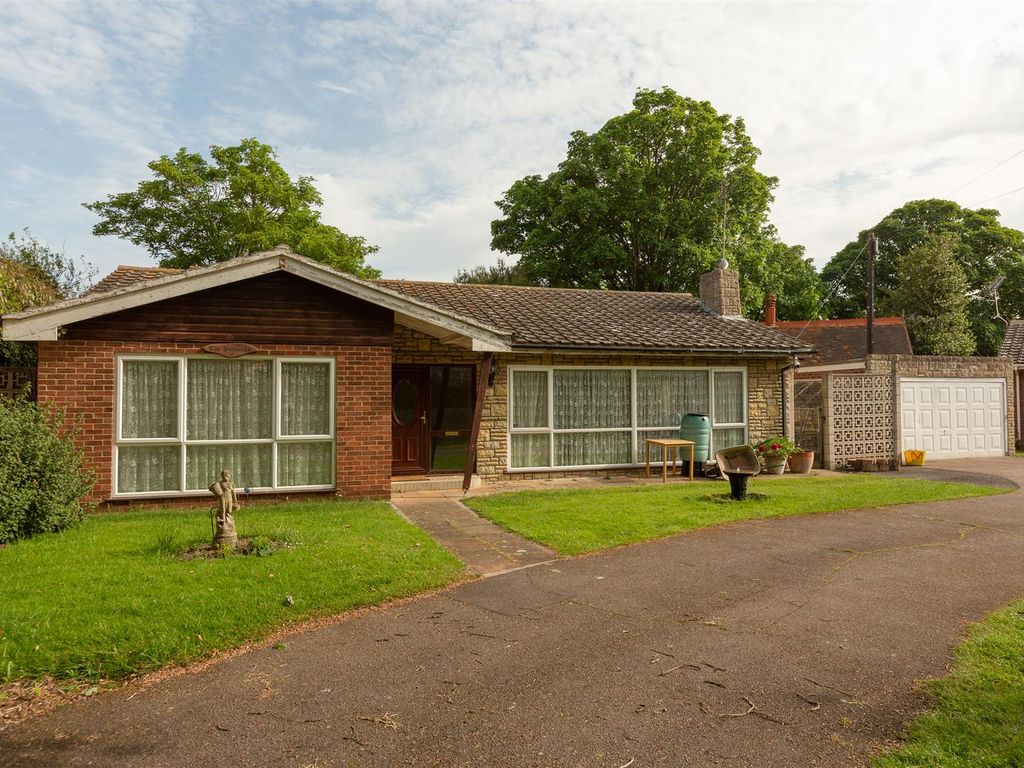 4 bed detached bungalow for sale in Courtlands Way, WestgateOnSea CT8 Zoopla