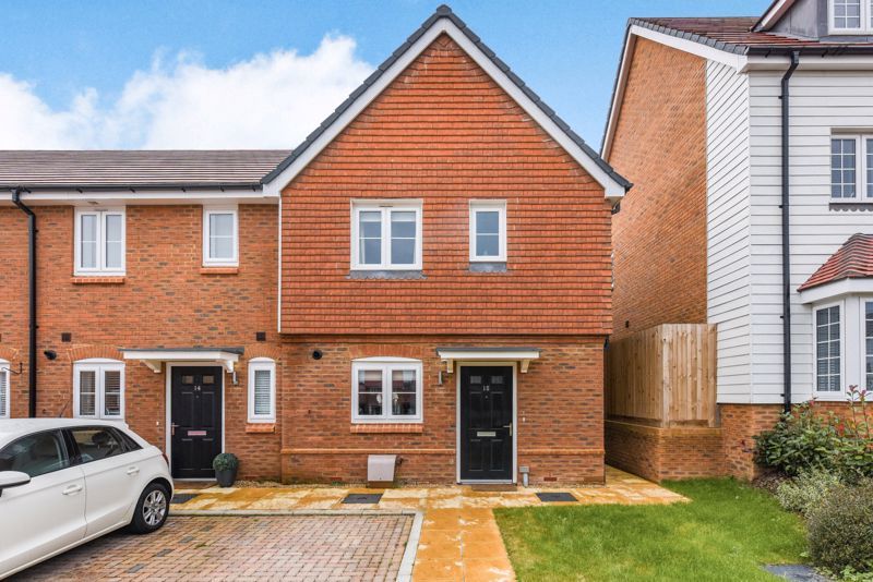 3 bed terraced house for sale in Hill Close, Edenbridge TN8 Zoopla