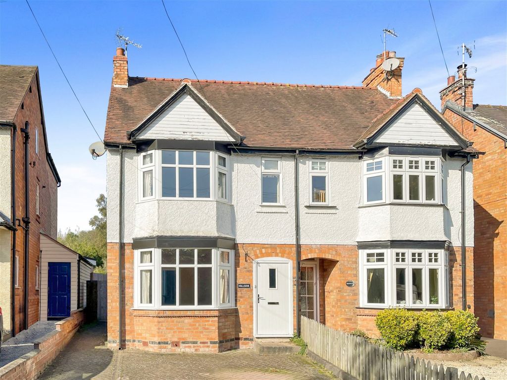 3 bed semidetached house for sale in Chestnut Walk, HenleyInArden