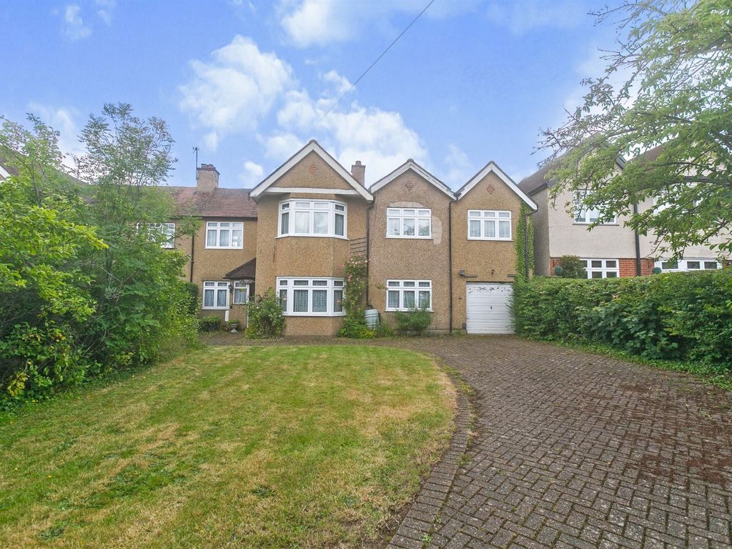 Garston Drive, Garston, Watford WD25