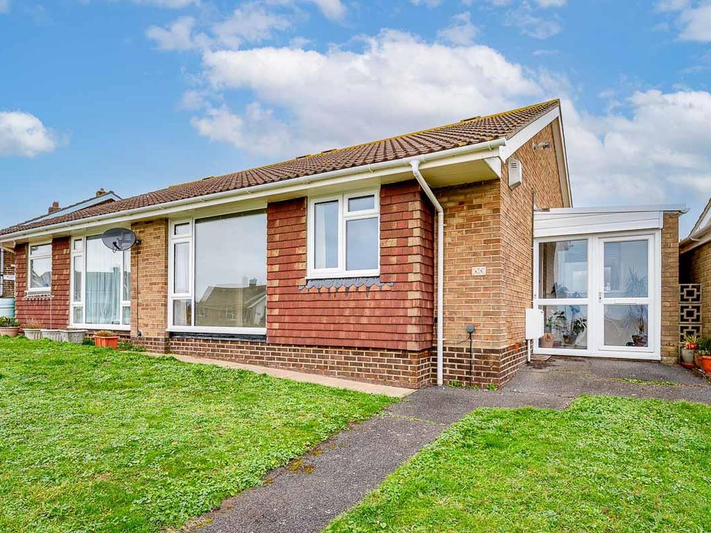 2 bed semidetached bungalow for sale in Hawth Park Road,