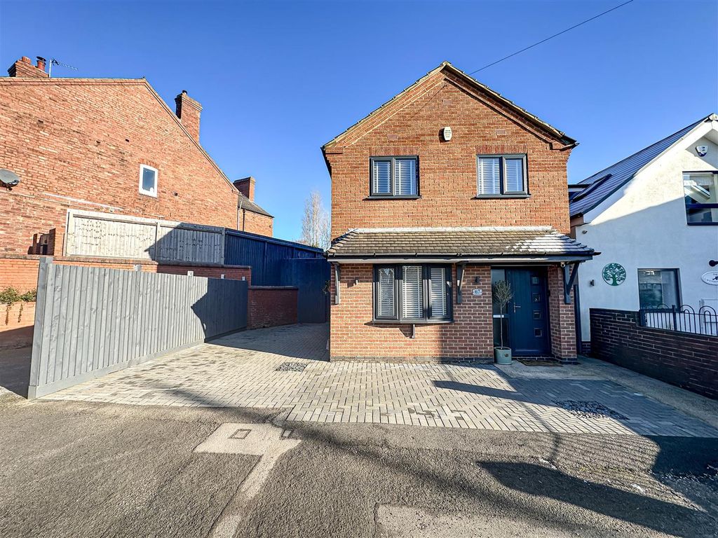 3 bed detached house for sale in Derby Road, Marehay, Ripley DE5 Zoopla