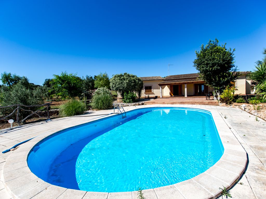 4 bed country house for sale in Campos, Majorca, Balearic Islands