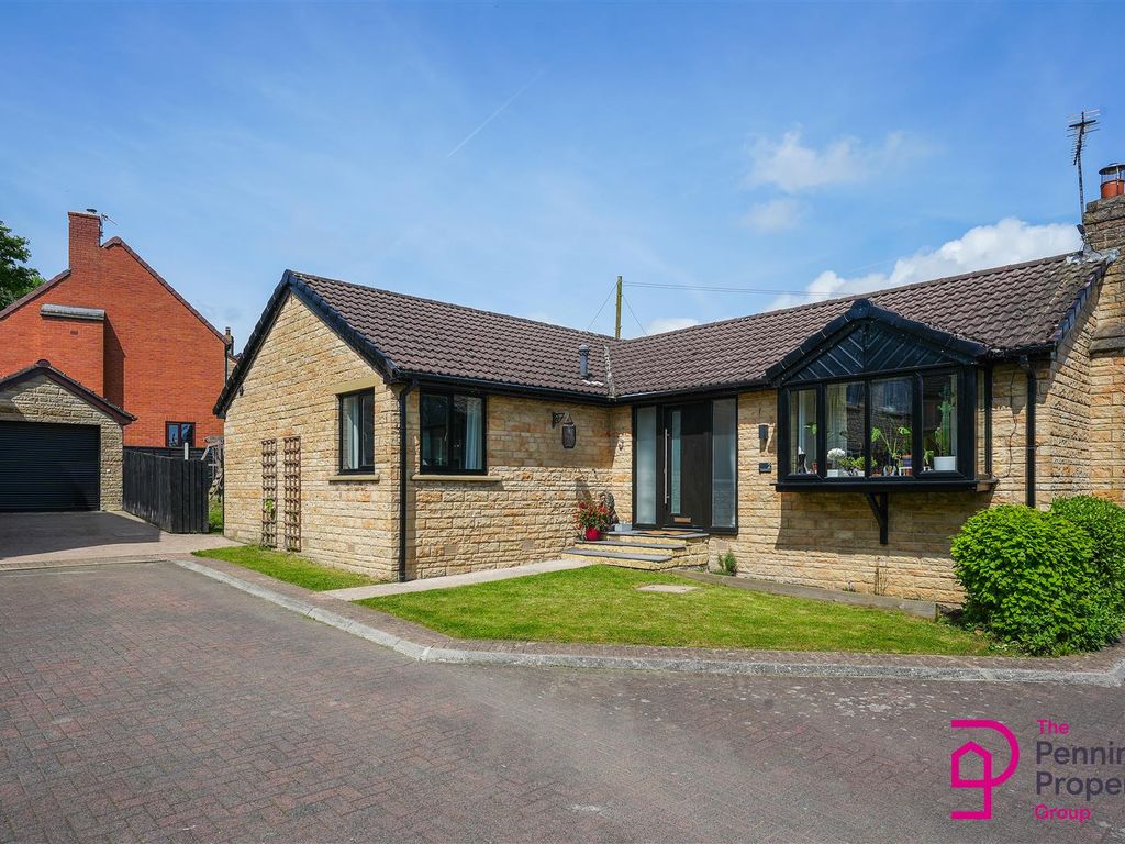 3 bed detached bungalow for sale in Mayfield Court, Oxspring, Sheffield