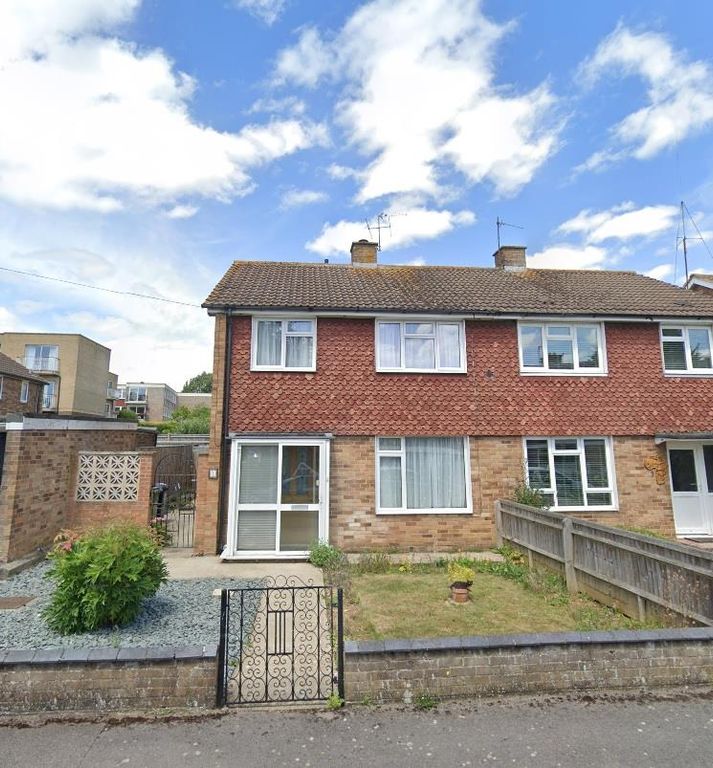 3 bed semidetached house to rent in Pennywell Drive, Summertown OX2