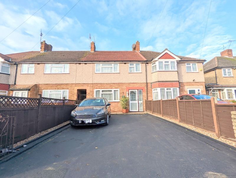3 bed terraced house for sale in Spinney Drive, Feltham TW14 Zoopla