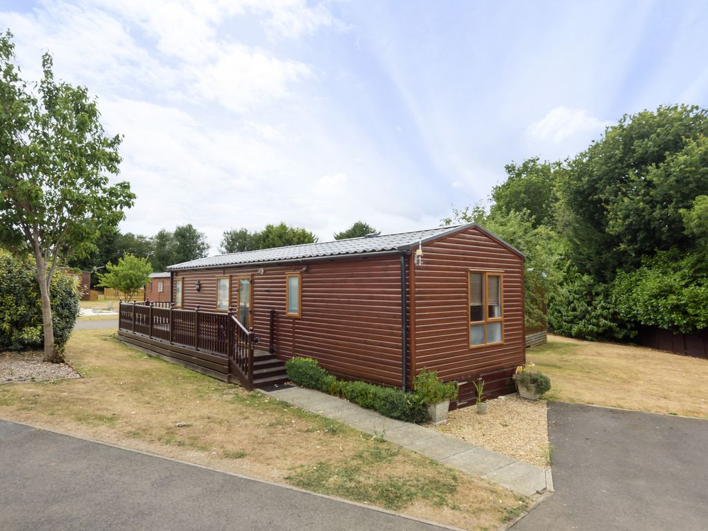 2 bed property for sale in Edgeley Park, Farley Green, Guildford GU5