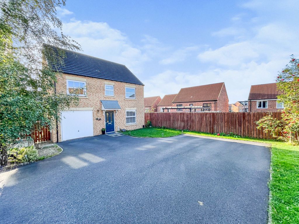 4 bed detached house for sale in Greenfinch Road, Easington Lane