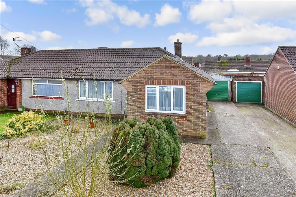 2 bed semidetached bungalow for sale in Montfort Road, Walderslade