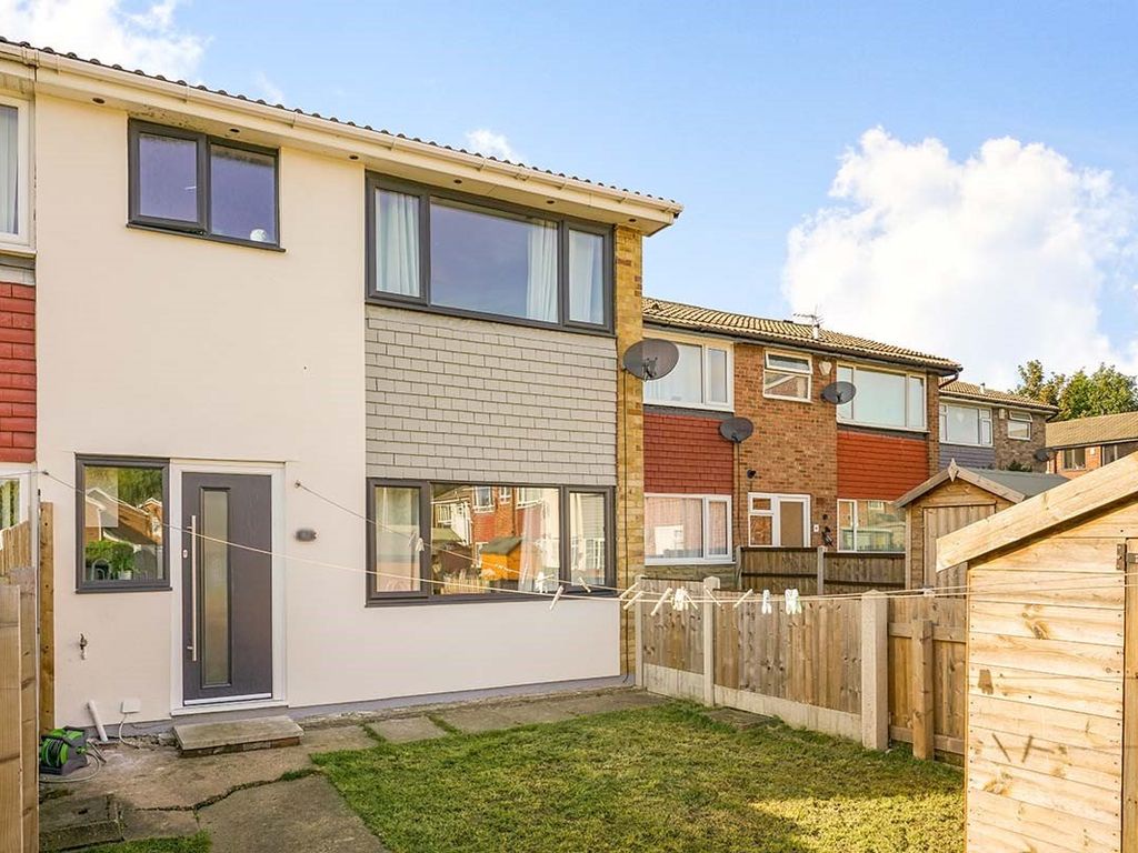 3 bed terraced house to rent in Garland Drive, Leeds, West Yorkshire