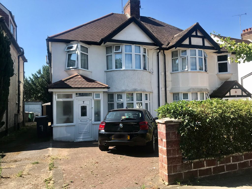 Southfields, London NW4  