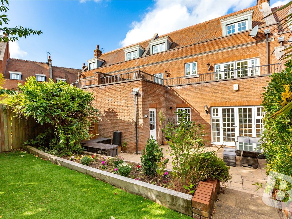 3 bed detached house for sale in Kipling Close, Warley, Brentwood