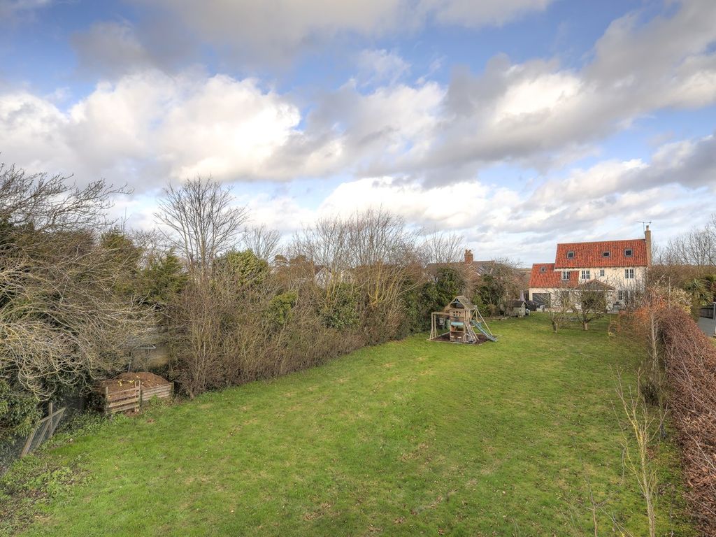 6 bed detached house for sale in Coggeshall Road, Kelvedon CO5, £